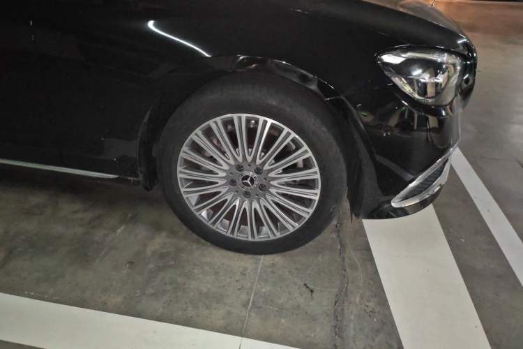 Used Mercedes-Benz E-Class 2022 Second Facelift E 300 L Prestige Edition Right Front Wheel Hub