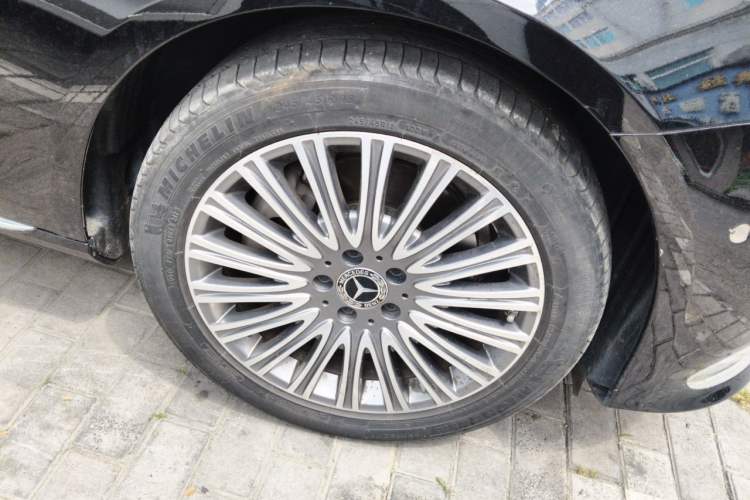 Used Mercedes-Benz E-Class 2022 Revised Version E 300 L Luxury Edition Right Front Wheel Hub