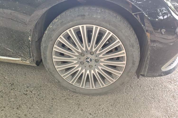 Used Mercedes-Benz E-Class 2022 Updated E 300 L Luxury Edition Right Front Wheel Hub