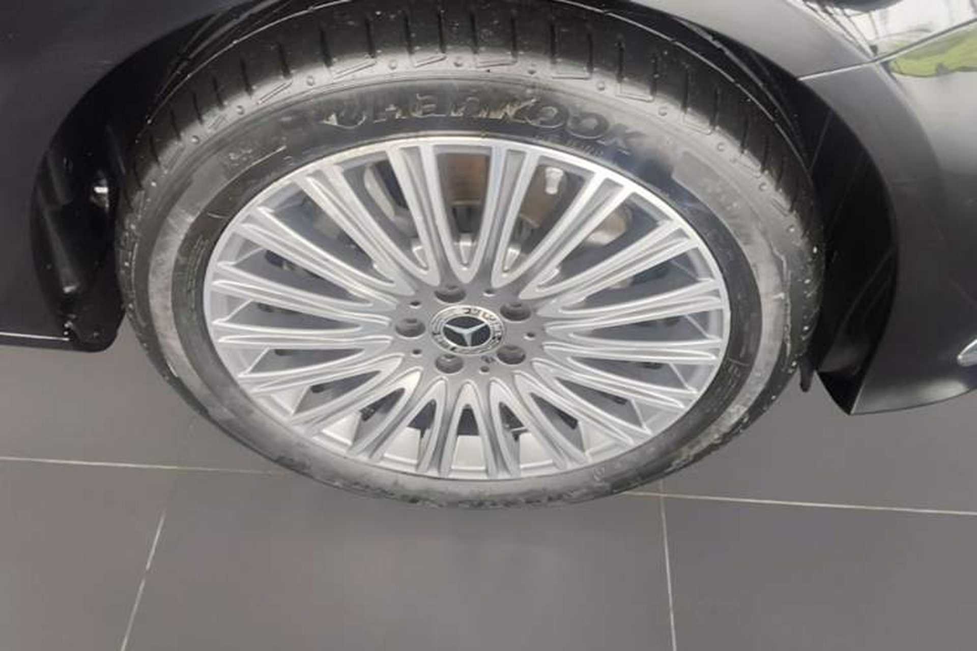 Used Mercedes-Benz E-Class 2022 Second Facelift E 300 L Fashion Edition Right Front Wheel Hub