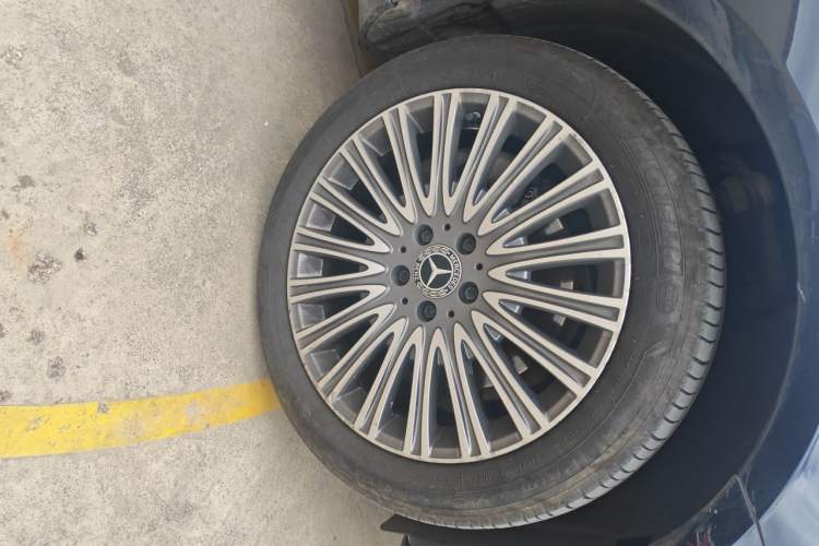 Used Mercedes-Benz E-Class 2022 Second Facelift E 300 L Fashion Edition Right Front Wheel Hub