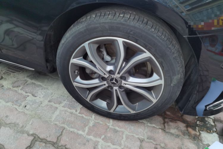 Used Mercedes-Benz E-Class 2022 Revised E 300 L Sport Luxury Edition Right Front Wheel Hub