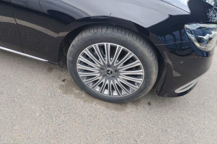 Used Mercedes-Benz E-Class 2022 Revised Version E 300 L Fashion Edition Right Front Wheel Hub