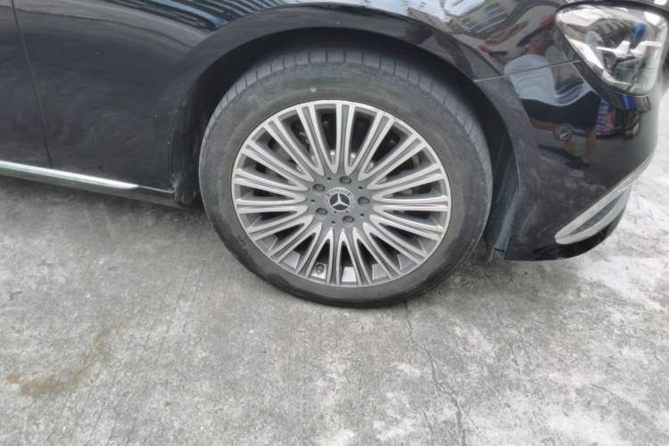 Used Mercedes-Benz E-Class 2022 Revised Version E 300 L Fashion Edition Right Front Wheel Hub
