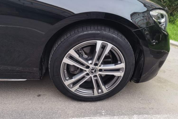 Used Mercedes-Benz E-Class 2022 E 260 L Sport Edition Right Front Wheel Hub