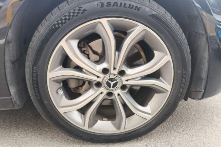 Used Mercedes-Benz E-Class 2022 Revised E 300 L Sport Luxury Edition Right Front Wheel Hub