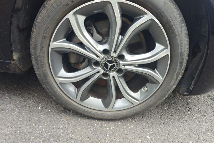 Used Mercedes-Benz E-Class 2022 E 300 L Sporty and Stylish Model Right Front Wheel Hub