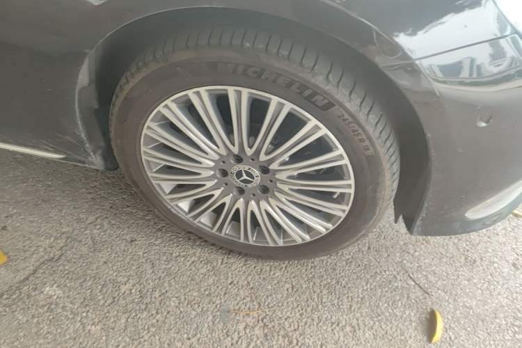 Used Mercedes-Benz E-Class 2022 Second Facelift E 300 L Fashion Edition Right Front Wheel Hub