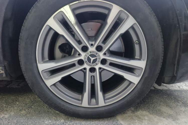 Used Mercedes-Benz E-Class 2022 Second Facelift E 260 L Sport Edition Right Front Wheel Hub