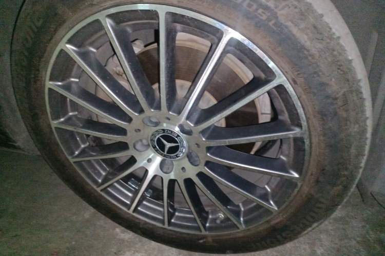 Used Mercedes-Benz E-Class 2022 E 260 L Right Front Wheel Hub