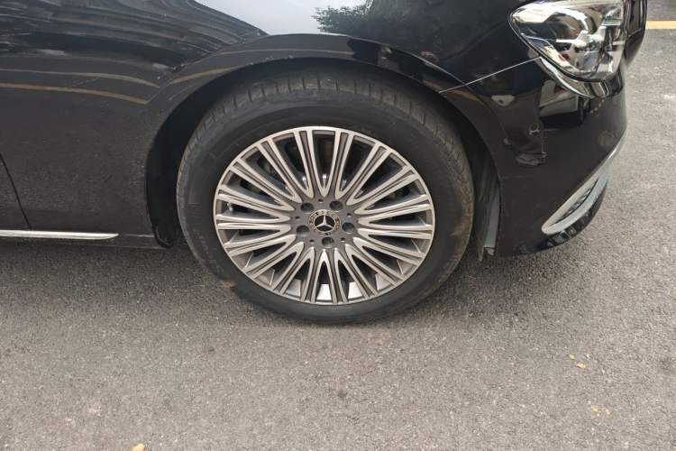 Used Mercedes-Benz E-Class 2022 Second Facelift E 300 L Fashion Edition Right Front Wheel Hub