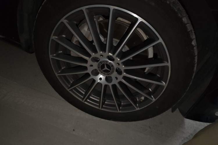 Used Mercedes-Benz E-Class 2022 E 260 L Right Front Wheel Hub