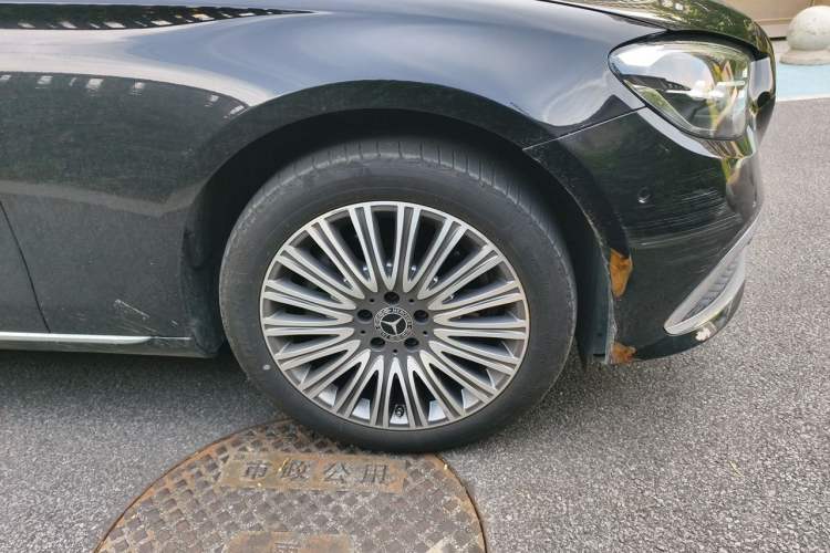 Used Mercedes-Benz E-Class 2022 Second Facelift E 300 L Fashion Edition Right Front Wheel Hub