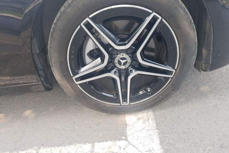 Used Mercedes-Benz E-Class 2022 E 260 Stylish Sports Edition Right Front Wheel Hub