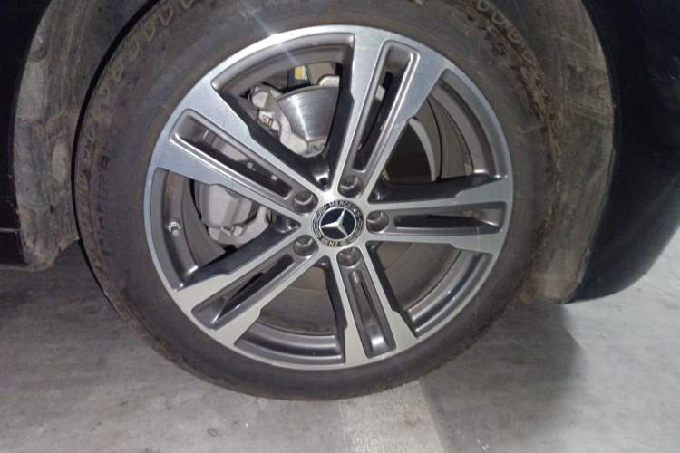 Used Mercedes-Benz E-Class 2022 Second Facelift E 260 L Sport Edition Right Front Wheel Hub