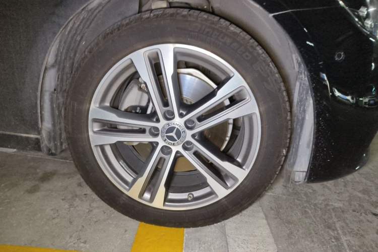 Used Mercedes-Benz E-Class 2022 E 260 L Sport Edition Right Front Wheel Hub