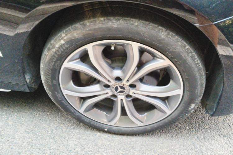 Used Mercedes-Benz E-Class 2022 Second Facelift E 300 L Sport Luxury Edition Right Front Wheel Hub