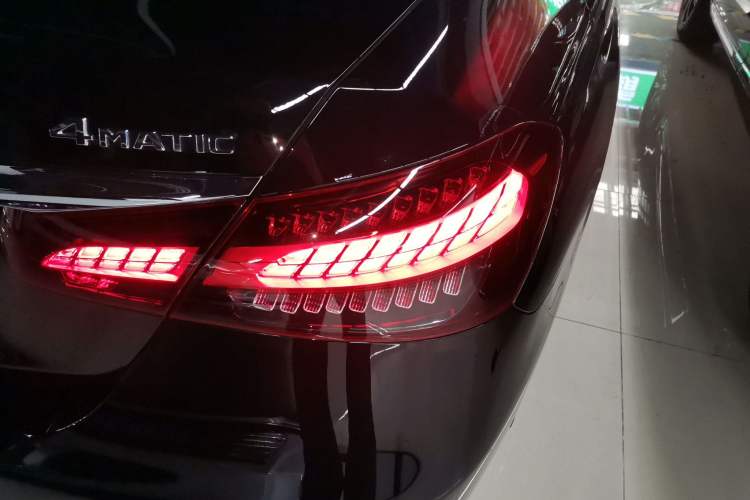 Used Mercedes-Benz E-Class 2022 E 260 L 4MATIC Right Rear Taillight