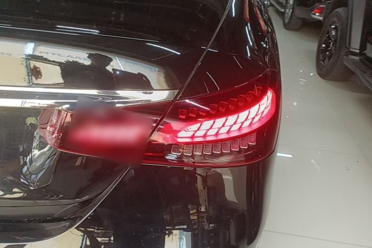 Used Mercedes-Benz E-Class 2022 E 300 L Luxury Model Right Rear Taillight