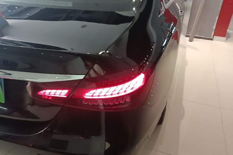 Used Mercedes-Benz E-Class 2022 Revised Version E 300 L Luxury Edition Right Rear Taillight