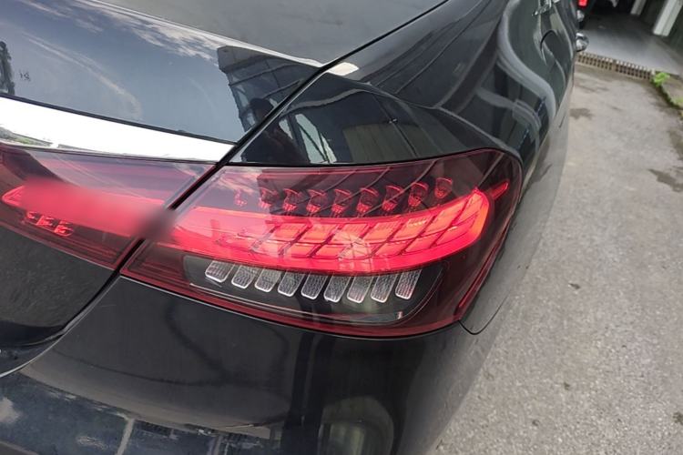 Used Mercedes-Benz E-Class 2022 Updated E 300 L Stylish Edition Right Rear Taillight