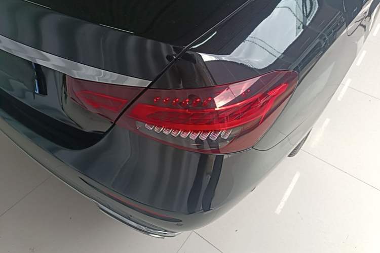 Used Mercedes-Benz E-Class 2022 Revised Version E 300 L Fashion Edition Right Rear Taillight