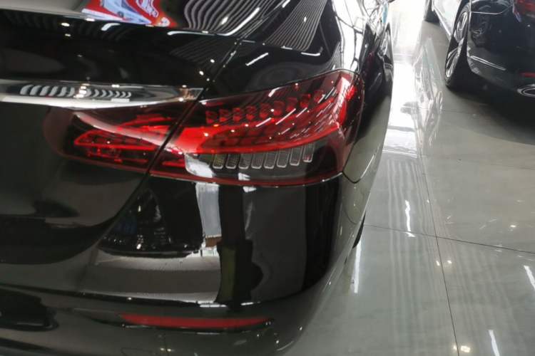 Used Mercedes-Benz E-Class 2022 Revised Version E 300 L Fashion Edition Right Rear Taillight