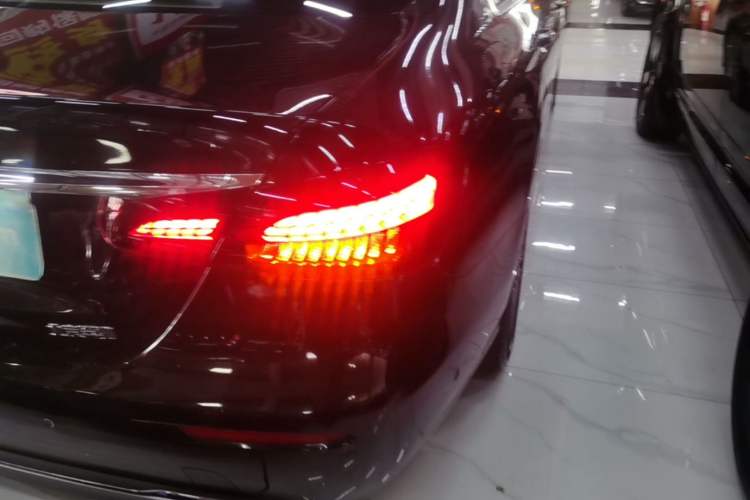 Used Mercedes-Benz E-Class 2022 Second Facelift E 300 L Fashion Edition Right Rear Taillight