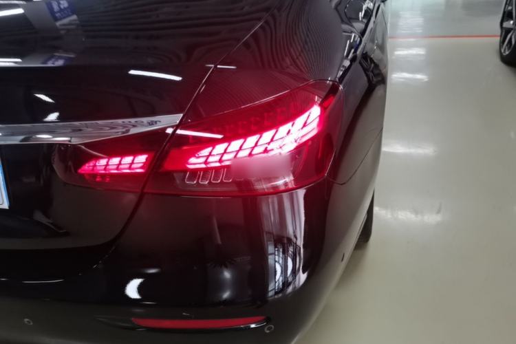 Used Mercedes-Benz E-Class 2022 Updated E 300 L Luxury Edition Right Rear Taillight