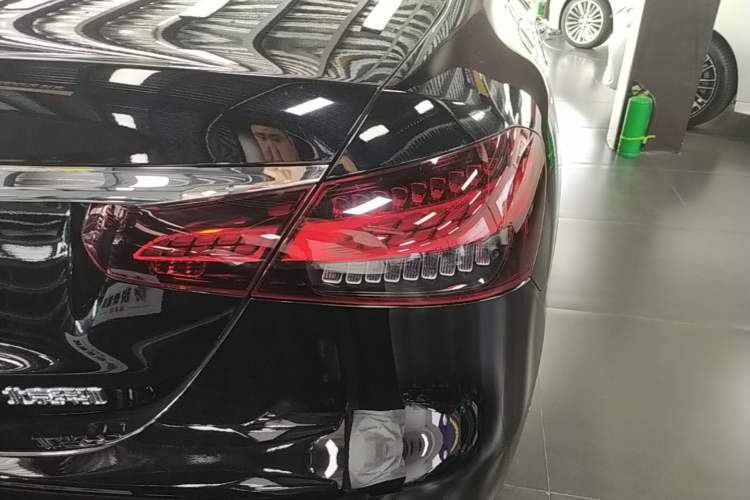 Used Mercedes-Benz E-Class 2022 Revised E 300 L Sport Luxury Edition Right Rear Taillight