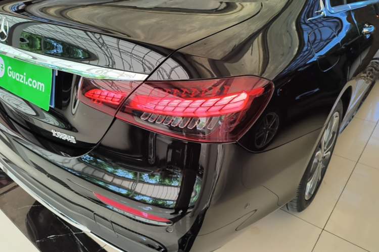 Used Mercedes-Benz E-Class 2022 Revised E 300 L Sport Luxury Edition Right Rear Taillight