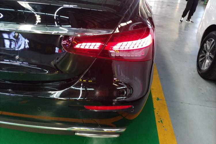 Used Mercedes-Benz E-Class 2022 Updated E 300 L Stylish Edition Right Rear Taillight