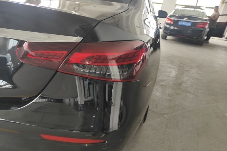 Used Mercedes-Benz E-Class 2022 Revised Version E 300 L Fashion Edition Right Rear Taillight