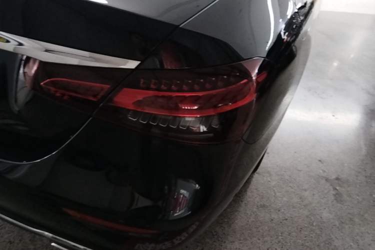 Used Mercedes-Benz E-Class 2022 Updated E 300 L Stylish Edition Right Rear Taillight