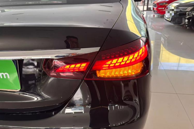Used Mercedes-Benz E-Class 2022 Revised Version E 300 L Sporty and Stylish Edition Right Rear Taillight