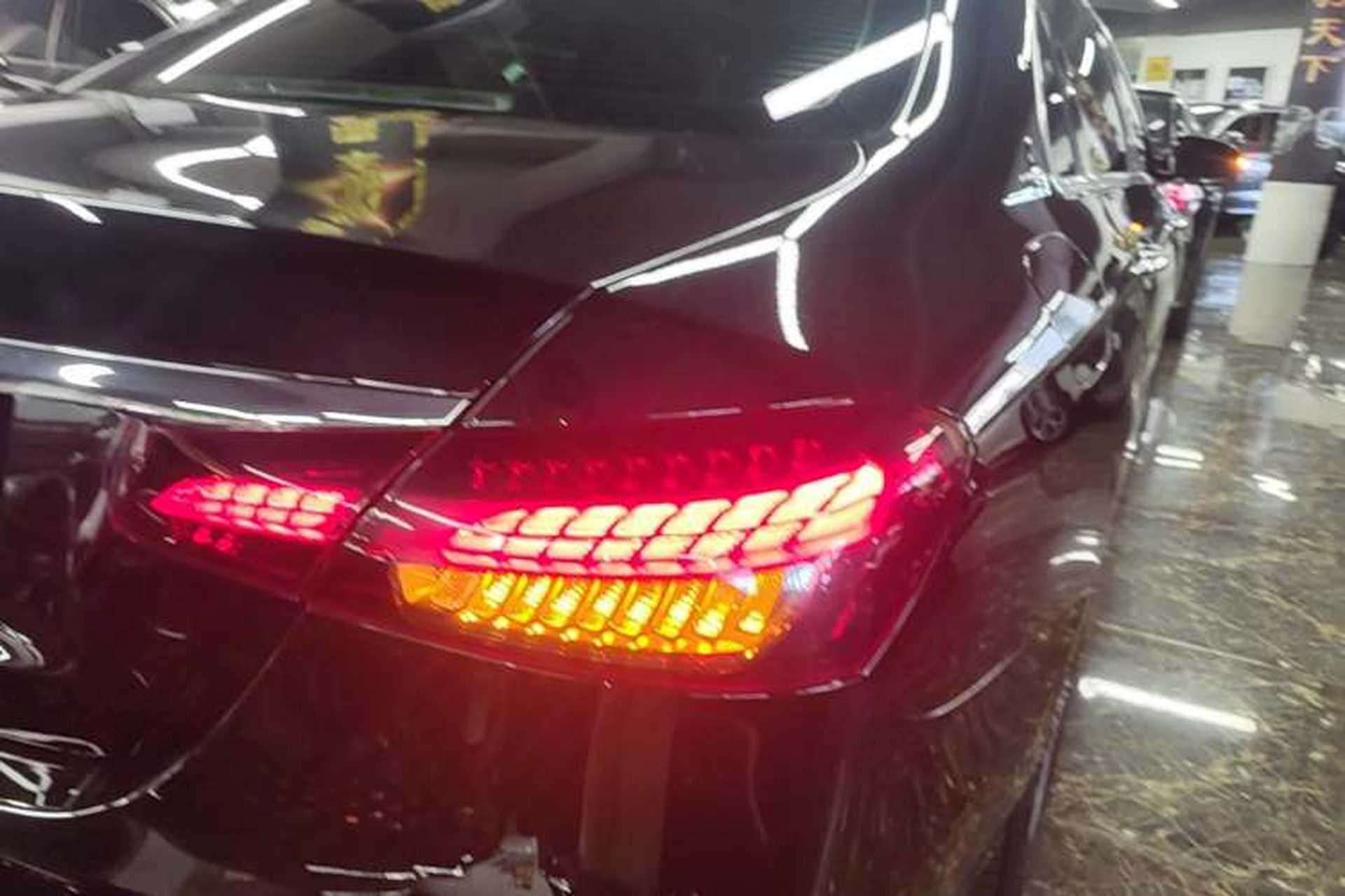 Used Mercedes-Benz E-Class 2022 Revised Version E 300 L Fashion Edition Right Rear Taillight