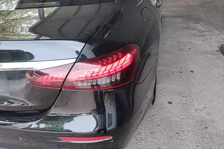 Used Mercedes-Benz E-Class 2022 Revised E 300 L Sporty and Stylish Edition Right Rear Taillight