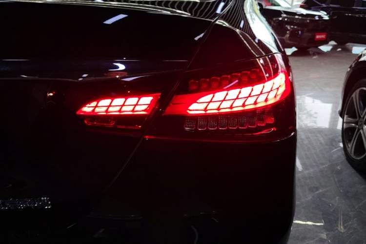Used Mercedes-Benz E-Class 2022 Revised Version E 300 L Luxury Edition Right Rear Taillight
