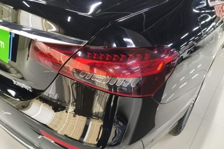 Used Mercedes-Benz E-Class 2022 E 300 L Luxury Model Right Rear Taillight
