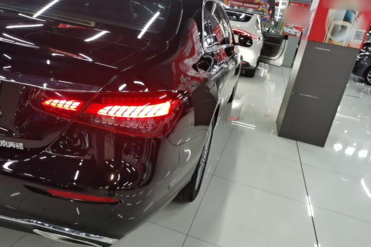 Used Mercedes-Benz E-Class 2022 Updated E 300 L Luxury Edition Right Rear Taillight