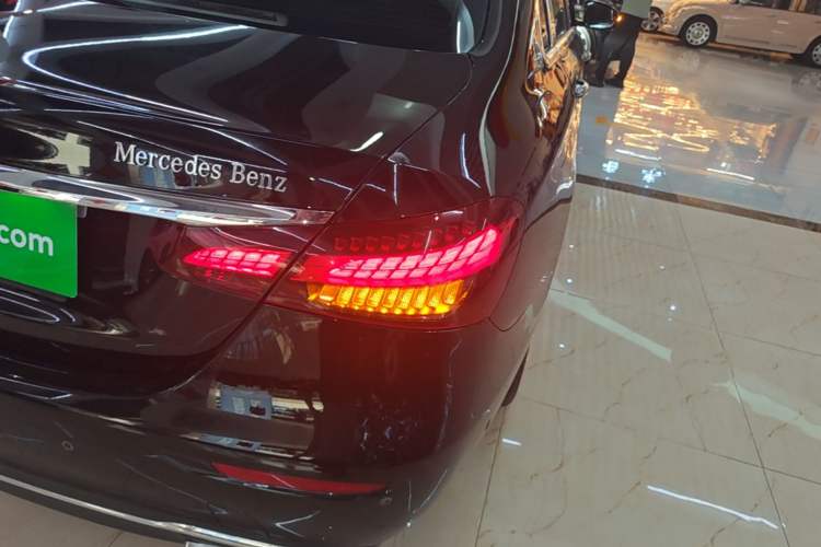 Used Mercedes-Benz E-Class 2022 Updated E 300 L Luxury Edition Right Rear Taillight