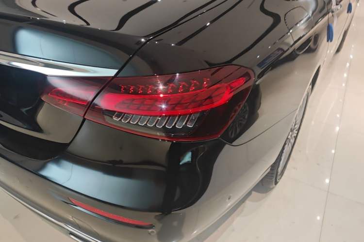 Used Mercedes-Benz E-Class 2022 Revised Version E 300 L Luxury Edition Right Rear Taillight