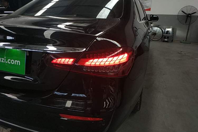 Used Mercedes-Benz E-Class 2022 E 300 L Luxury Model Right Rear Taillight