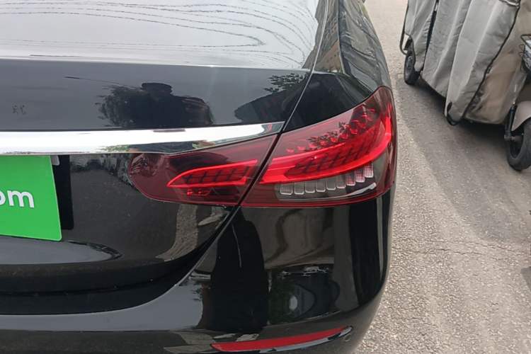 Used Mercedes-Benz E-Class 2022 Updated E 260 L Right Rear Taillight