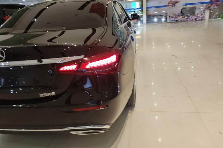 Used Mercedes-Benz E-Class 2022 Revised Version E 300 L Luxury Edition Right Rear Taillight