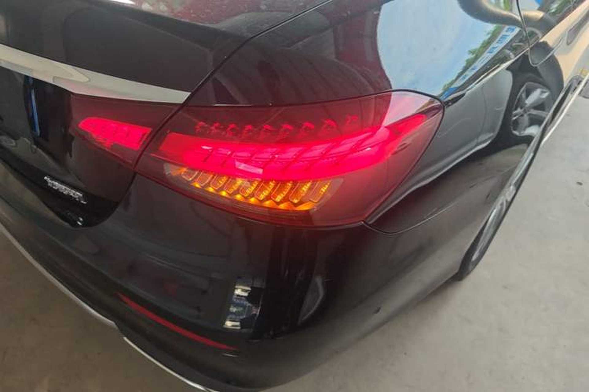 Used Mercedes-Benz E-Class 2022 Second Facelift E 300 L Sport Luxury Edition Right Rear Taillight