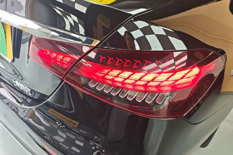 Used Mercedes-Benz E-Class 2022 Second Facelift E 300 L Luxury Edition Right Rear Taillight