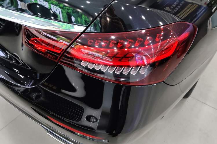Used Mercedes-Benz E-Class 2022 Second Facelift E 300 L Luxury Edition Right Rear Taillight