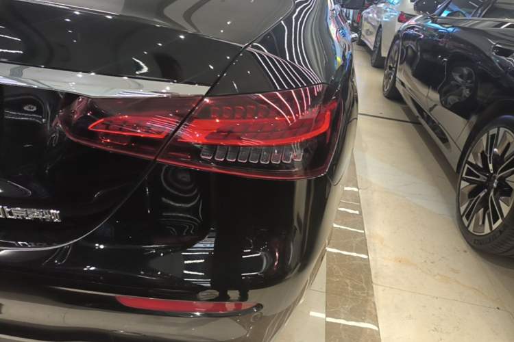 Used Mercedes-Benz E-Class 2022 Revised Version E 300 L Sport Luxury Edition Right Rear Taillight