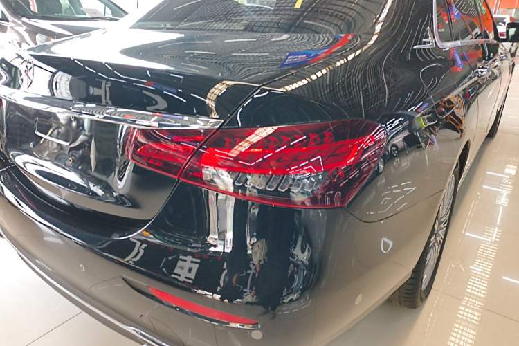 Used Mercedes-Benz E-Class 2022 Updated E 300 L Stylish Edition Right Rear Taillight